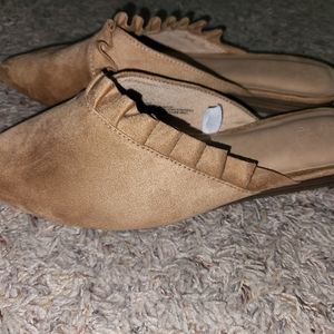 Universal Thread. Size 9. Slide.